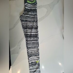 Nike women’s Black and White Patterned fleece lined Leggings